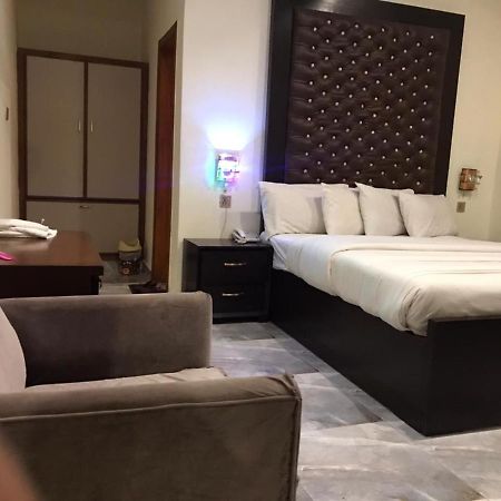 木尔坦s.R.酒廊酒店 外观 照片