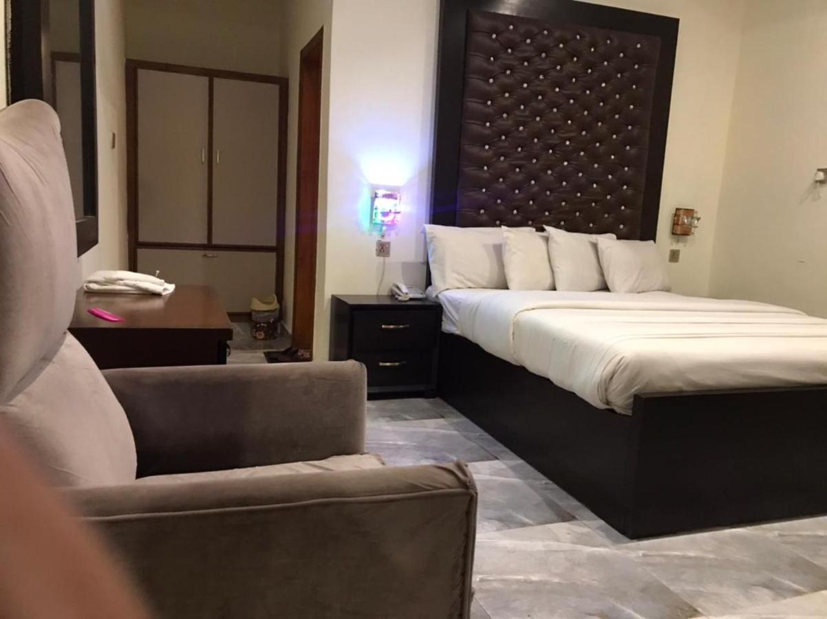 木尔坦s.R.酒廊酒店 外观 照片